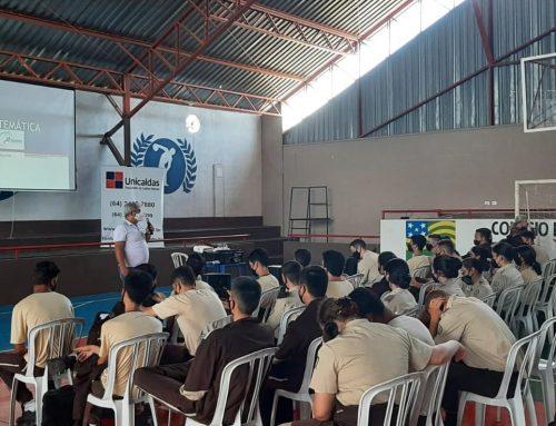 Faculdade de Caldas Novas apresenta dicas da prova do Enem aos alunos do Colégio Estadual da Polícia Militar em Caldas Novas Nivo das Neves (CEPMG)