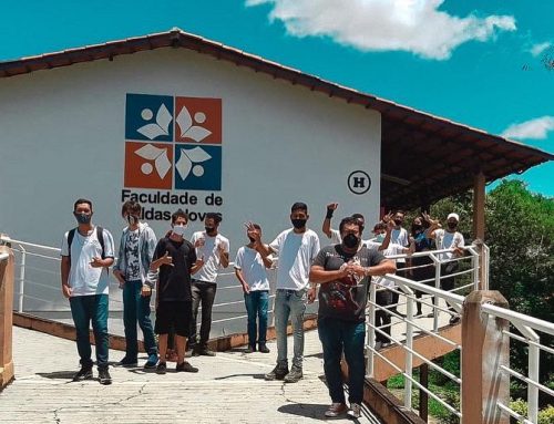 Visita técnica dos alunos da Escola Estadual Osmundo Gonzaga Filho à Faculdade de Caldas Novas UNICALDAS.
